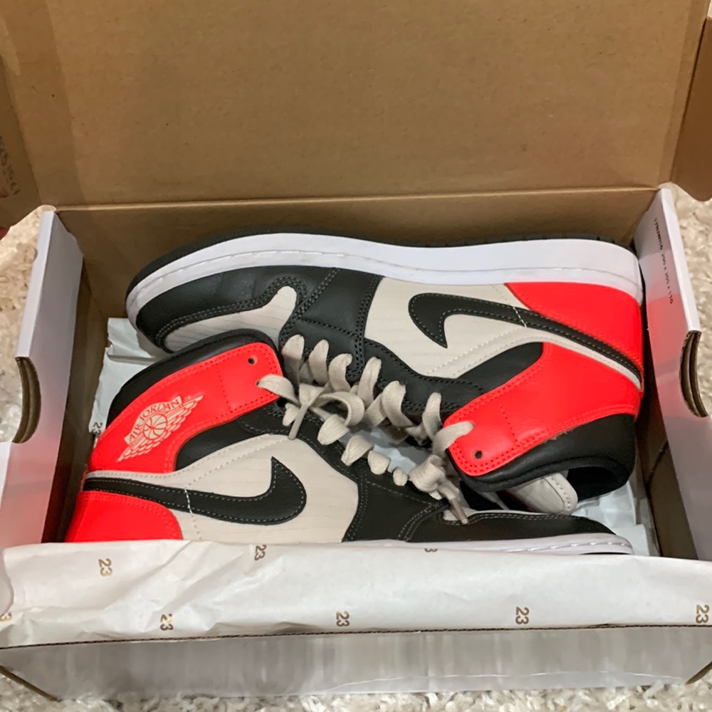 Nike Jordan’s hot pink/cream